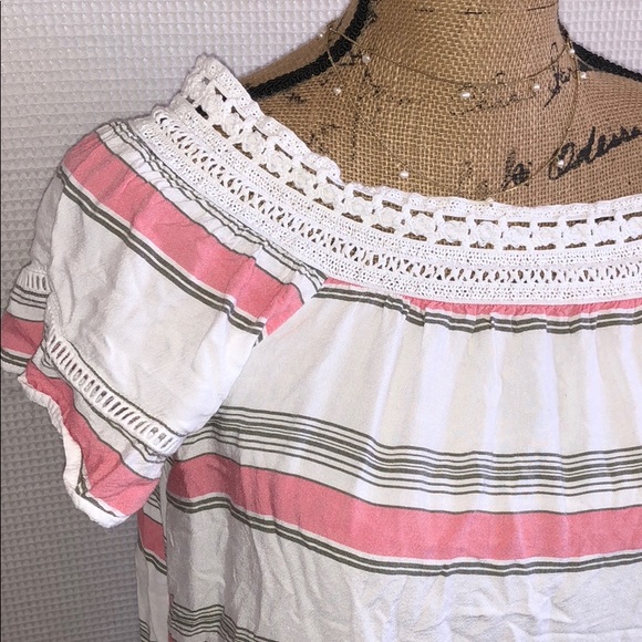 COMO Vintage!! Cute off shoulder Top!! - Picture 2 of 6